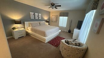 Paradise Palms - 5 Bedroom Pool - 3500PP Home by RedAwning