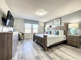 Windsor-5 Bed W/splashpool-3801ww 5 Bedroom Townhouse by RedAwning