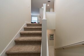 Champions Gate Luxury ! 6 Bedroom Home by RedAwning