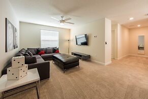 Champions Gate Luxury ! 6 Bedroom Home by RedAwning