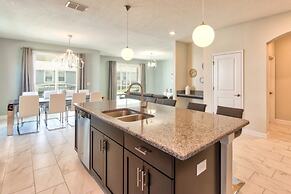 Champions Gate Luxury ! 6 Bedroom Home by RedAwning