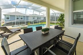 Champions Gate Luxury ! 6 Bedroom Home by RedAwning