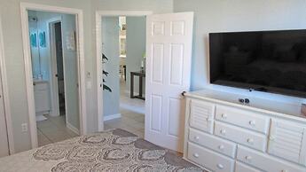 Sunshine Park At Windsor Hills 5 Bedroom Villa by RedAwning