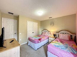 This amazing 6 Bedroom property with a lake view Villa by RedAwning