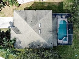 This amazing 6 Bedroom property with a lake view Villa by RedAwning