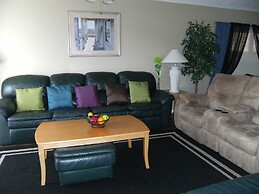 Prime Location In Secure Safe 247 Manned Gatehouse Community With Club