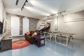 South Facing With Lots Of Games In Game Room! 9 Bedroom Villa by RedAw