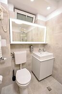 Twin III - One Bedroom - 4 Guests - Cismigiu Gardens