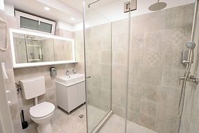 Twin III - One Bedroom - 4 Guests - Cismigiu Gardens