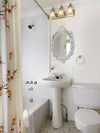 Pendray Inn & Tea House