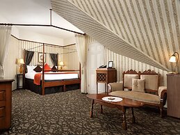 Pendray Inn & Tea House