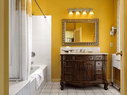 Pendray Inn & Tea House