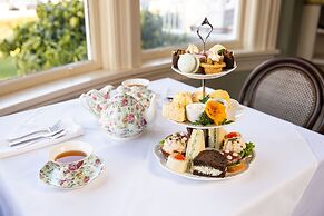 Pendray Inn & Tea House