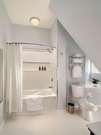 Pendray Inn & Tea House