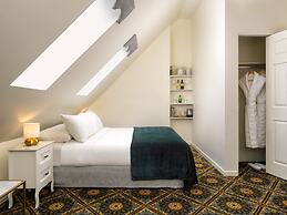 Pendray Inn & Tea House