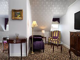 Pendray Inn & Tea House