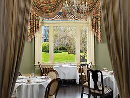 Pendray Inn & Tea House