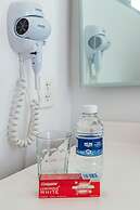 Bright, Comfy w Terrace Apt 1KSB, 1BD, 1 SofaB, 2BTH by Mty Living