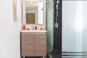 Bright, Comfy w Terrace Apt 1KSB, 1BD, 1 SofaB, 2BTH by Mty Living