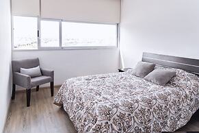 Apartment pool and gym. 6 pers. 1 KSB, 2SB, 1 TwinB, 2BTH by Mty. Livi