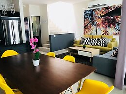 Casa Carretera Nacional C Alberca by Mty Living