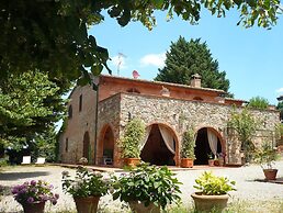 Panoramic Villa in Tuscany Rolling Hill, Well Connected, Everyday new 