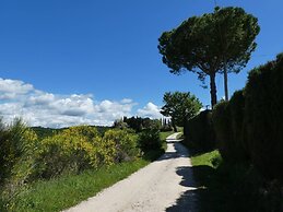 Panoramic Villa in Tuscany Rolling Hill, Well Connected, Everyday new 