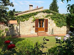 Panoramic Villa in Tuscany Rolling Hill, Well Connected, Everyday new 