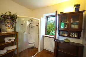 Panoramic Villa in Tuscany Rolling Hill, Well Connected, Everyday new 