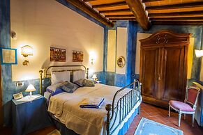 Panoramic Villa in Tuscany Rolling Hill, Well Connected, Everyday new 