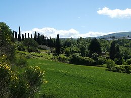 Panoramic Villa in Tuscany Rolling Hill, Well Connected, Everyday new 