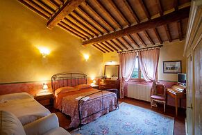 Panoramic Villa in Tuscany Rolling Hill, Well Connected, Everyday new 