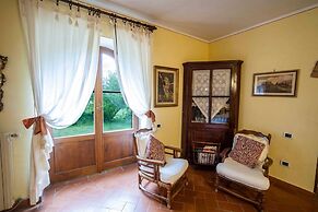 Panoramic Villa in Tuscany Rolling Hill, Well Connected, Everyday new 