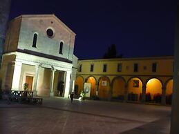 Panoramic Villa in Tuscany Rolling Hill, Well Connected, Everyday new 