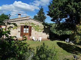 Panoramic Villa in Tuscany Rolling Hill, Well Connected, Everyday new 