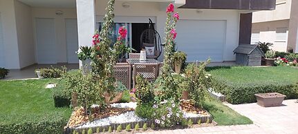 Beach Front Luxury Living Apartment