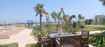 Beach Front Luxury Living Apartment