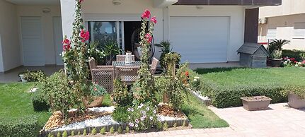 Beach Front Luxury Living Apartment