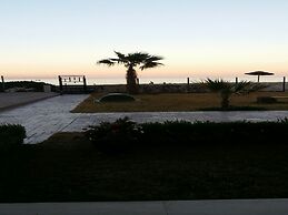 Beach Front Luxury Living Apartment