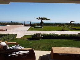 Beach Front Luxury Living Apartment