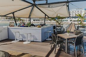 Arkin Palm Beach Hotel