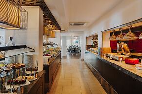 Arkin Palm Beach Hotel