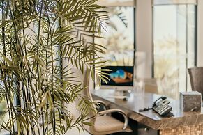 Arkin Palm Beach Hotel