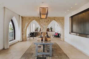 Arkin Palm Beach Hotel