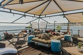 Arkin Palm Beach Hotel