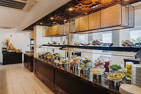 Arkin Palm Beach Hotel