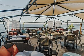 Arkin Palm Beach Hotel