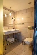 Arkin Palm Beach Hotel