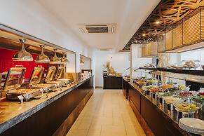 Arkin Palm Beach Hotel