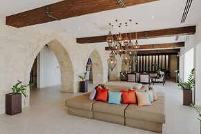 Arkin Palm Beach Hotel